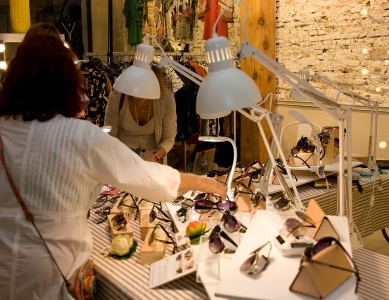 Mercado del Encanto - Pop Up de Marcas y Productos Exclusivos en Madrid 6 Mercado del Encanto expositor