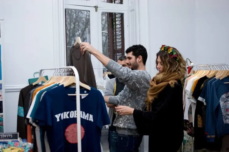 Mercado del Encanto - Pop Up de Marcas y Productos Exclusivos en Madrid 5 Mercado del Encanto ropa